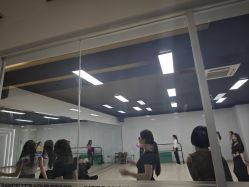 -单色舞蹈