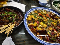 -去吃小龙虾·江湖菜·烧烤(南滨路店)