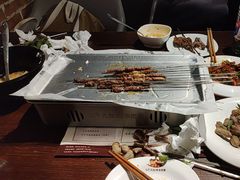 -三个大叔烤羊肉串·歌手驻唱·碳烤鲜肉(西三旗店)