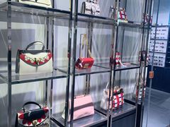 -Gucci(首创奥特莱斯店)