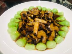 -鱼鲜饭香·招牌汽锅剁椒鱼头王