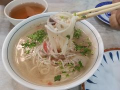 -努拉洪鸡蛋面馆