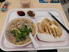 -肥叔锅贴(大钟楼店)