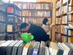 -麦田书店(国防路店)