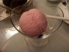 草莓冰淇淋-你我茶燕