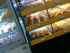 面包甜点陈列柜-七彩云蛋糕店(滨江二路店)