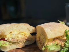 橄榄吞拿鱼三明治-The place那儿(新城国际店)