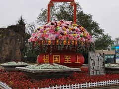 -龙华烈士纪念馆-停车场