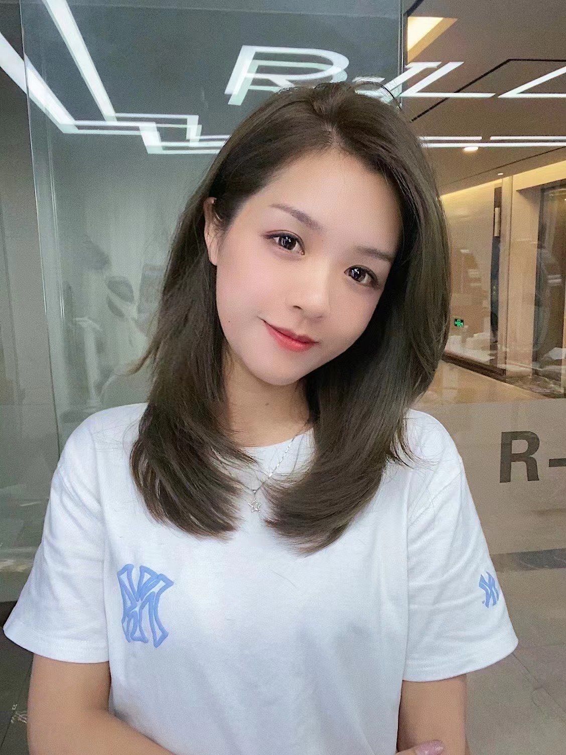 适合脸小的发型
