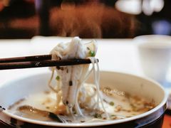 小黄鱼煨面-顶特勒·黄鱼馆·特色菜(上海大世界店)