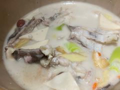 -滇香肴·云南菜蒸汽石锅鱼(云南北路店)