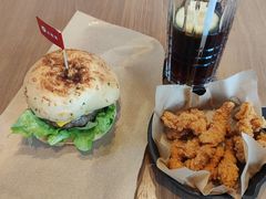 -必胜客(港汇店)