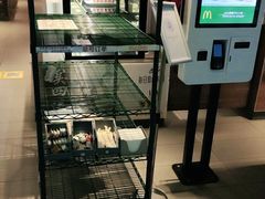 -麦当劳(汉口火车站候车室店)