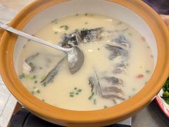 浓汤鱼头-浔味·山屿湖·正宗淳牌全鱼宴老字号