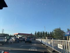 -辽河服务区-停车场