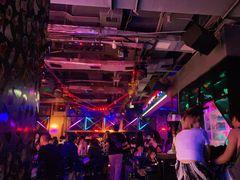 -UP嘻哈酒吧(粉巢店)