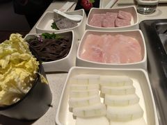 -海底捞火锅鲜切牛肉主题店(长寿路店)