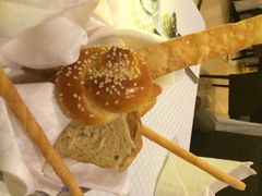 餐前面包-元一希尔顿酒店·禅自助餐厅·啤酒花园