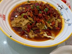 水煮肉片-添福来墨鱼饺子 · 海鲜东北菜(大连星海·黄浦路店)