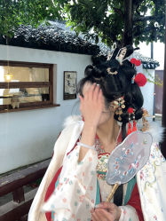 -一揽芳华汉服旗袍体验馆(拙政园店)