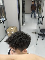 -宫铭烫发染发接发店