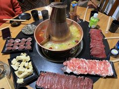 -果松木炭酸菜铜火锅·外婆参鸡汤