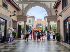 -佛罗伦萨小镇广佛名品奥特莱斯(疏港路店)