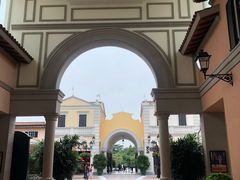 -佛罗伦萨小镇广佛名品奥特莱斯(疏港路店)