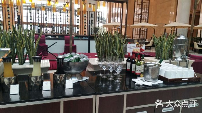 武汉洲际酒店·漢自助餐厅大堂图片