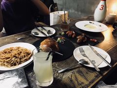 -HIGH FIVE哈福手工汉堡(桂林路店)