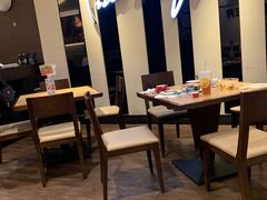 -必胜客(WOW中心城店)