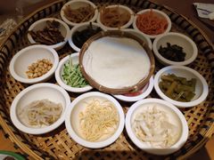 -包整·丝娃娃(一览甲秀楼风景店)