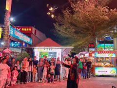 -三亚火车头万人海鲜广场