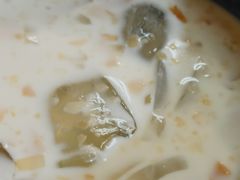 -志龙皇冠吃货椰子铺