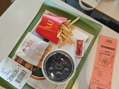 -麦当劳(假日广场店)