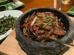 石锅孜然羊肉-君悦酒店·1881·北京烤鸭