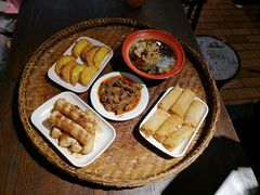 -爆炸头阿姨小四川正宗川味小吃(无任何分店)