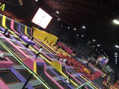 -嘿哟动霸CHUA·新潮玩运动娱乐中心·蹦床滑冰团建乐园