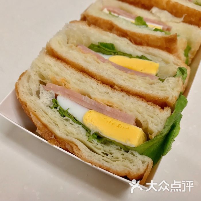 火腿鸡蛋起酥三明治                 1莉莉周           1莉莉周