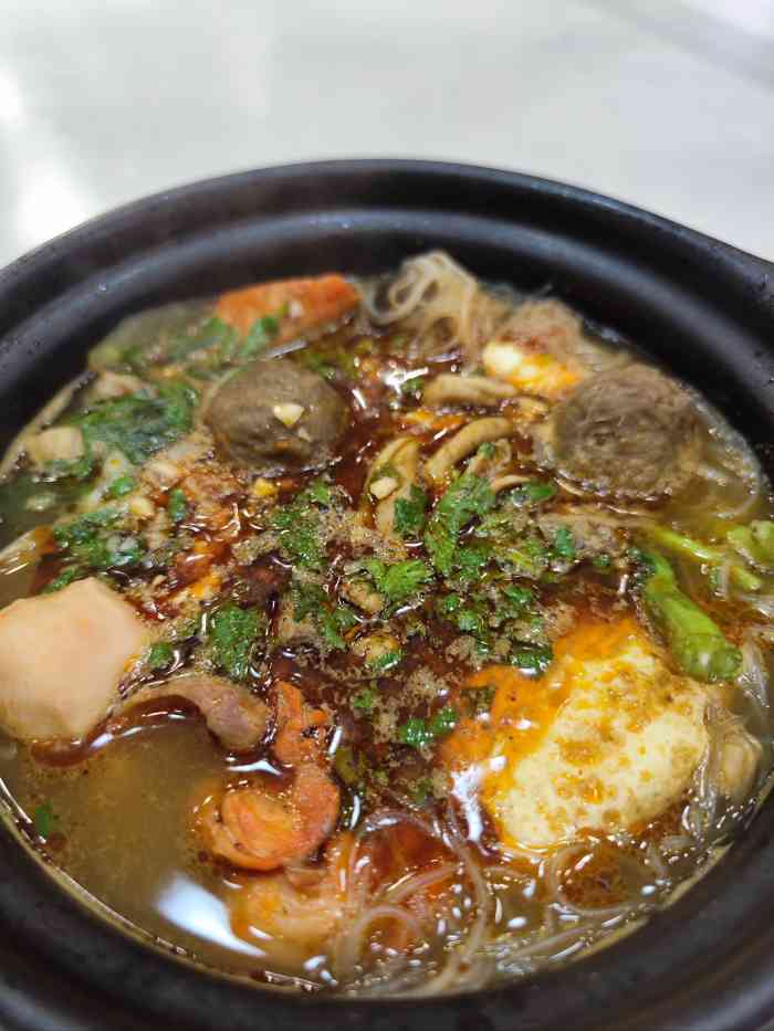 川海丰尚砂锅麻辣烫(全国总店)-"单位附近的店,重新装修过了,座位变多