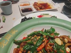 -老周家酱卤猪蹄私房菜(克拉玛依西街店)