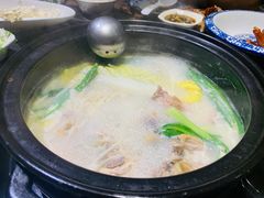 -大匠工房古船木艺术餐厅·猪肚鸡专门店(长白仙岛店)