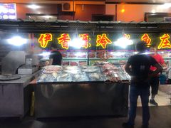 -布尔津河堤夜市