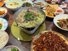 -川流不息·地道川菜·小龙虾(松东路店)