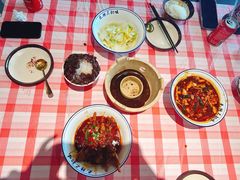 -笨豆腐居民楼菜馆•江西小炒(天津开发区店)