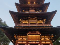 -艺漫酒店(苏州寒山寺狮山路地铁站店)