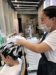 -PE SALON 