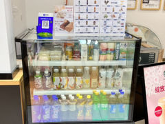 -杭州中沃沃尔沃4S店(滨江区店)