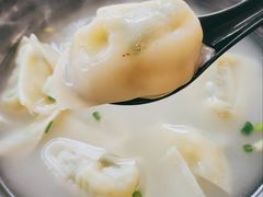 菜肉大馄饨-王家沙点心店(西康路店)