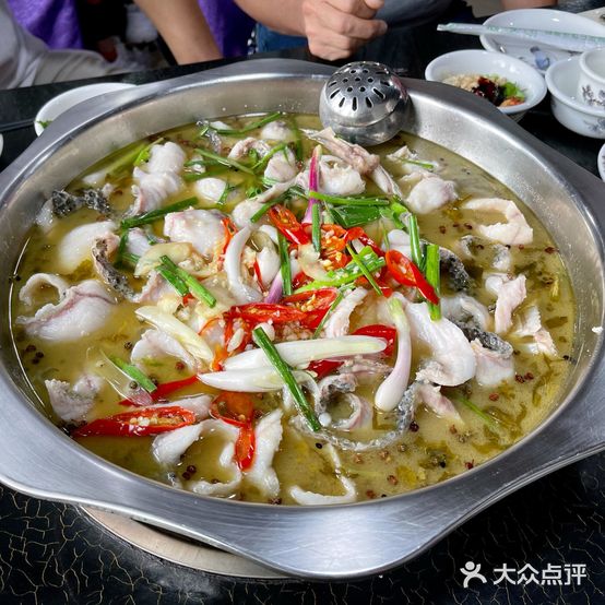 川府辣翻天跳水鱼火锅(商院路店)